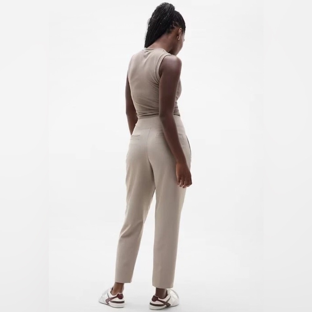 NWT Athleta Endless Mortar Mushroom Pants size 10. - Picture 4 of 9